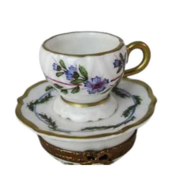 Tea cup with violets, a hand-painted Limoges porcelain box